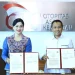 Otoritas Jasa Keuangan (OJK) dan Badan Reserse Kriminal Kepolisian Negara Republik Indonesia (Bareskrim Polri) menandatangani Perjanjian Kerja Sama (PKS) untuk memperkuat sinergi penegakan hukum dan koordinasi penanganan tindak pidana di sektor jasa keuangan. Penandatanganan berlangsung di Jakarta, Selasa (3/3/2026). PKS bertajuk Sinergisitas di Bidang Penegakan Hukum dan Koordinasi dalam Penanganan Tindak Pidana di Sektor Jasa Keuangan tersebut ditandatangani Pejabat Sementara Wakil Ketua Dewan Komisioner OJK Friderica Widyasari Dewi dan Kepala Bareskrim Polri Komisaris Jenderal Polisi Syahardiantono. Baca Juga : Siapkan Penyelenggaraan Bursa Karbon, OJK Perkuat Kerjasama dengan KLHK
Kerja sama ini merupakan pembaruan sekaligus penyempurnaan perjanjian sebelumnya tentang pencegahan, penegakan hukum, dan koordinasi penanganan tindak pidana di sektor jasa keuangan yang telah diteken pada 14 Oktober 2020. Dalam PKS terbaru ini, kedua lembaga menyepakati lima ruang lingkup kerja sama, yakni: Pertukaran dan pemanfaatan data dan/atau informasi;
Penegakan hukum di sektor jasa keuangan;
Koordinasi dalam penanganan tindak pidana di sektor jasa keuangan;
Peningkatan dan pendayagunaan sumber daya manusia; serta
Pemanfaatan sarana dan prasarana.
Baca Juga : Gernas BBI: Pertamina Dukung Percepatan Pemulihan UMKM Pasca Covid-19
Friderica Widyasari Dewi menyatakan, pembaruan PKS ini menjadi langkah strategis untuk memperkuat koordinasi antarlembaga dalam menjaga integritas dan stabilitas sektor jasa keuangan. “Melalui kerja sama ini, kami ingin memastikan proses penanganan tindak pidana di sektor jasa keuangan berjalan lebih efektif, terkoordinasi, dan sesuai ketentuan peraturan perundang-undangan,” ujarnya. Sementara itu, Syahardiantono menegaskan bahwa sinergi antara aparat penegak hukum dan otoritas pengawas sektor keuangan diperlukan untuk menghadapi kompleksitas kejahatan keuangan yang terus berkembang. “Koordinasi yang solid akan mempercepat proses penanganan perkara dan memberikan kepastian hukum,” kata dia. Baca Juga : SKK Migas – KKKS Seleraya Merangin Dua Tambah Produksi Migas di West Belani #18
OJK dan Bareskrim Polri berkomitmen memperkuat langkah preventif maupun represif dalam menangani berbagai bentuk tindak pidana di sektor jasa keuangan, termasuk kasus yang berdampak luas terhadap masyarakat. Kerja sama ini diharapkan meningkatkan efektivitas penanganan perkara, mempercepat koordinasi antarpenegak hukum, serta memberikan efek jera bagi pelaku kejahatan di sektor jasa keuangan. Kedua lembaga juga menegaskan bahwa sinergi antarlembaga menjadi kunci dalam menjaga stabilitas sistem keuangan nasional sekaligus mendukung pertumbuhan ekonomi berkelanjutan. (*)