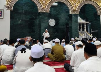Safari Subuh di Masjid Ar-Raudhah, Gubernur Al Haris Kucurkan Rp1 Miliar untuk Pembangunan Menara