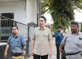 Bupati Jember meninjau proyek foodstreet di Jalan R.A. Kartini, Sabtu (11/4/2026). (Foto: Dok/Diskominfo Jember)