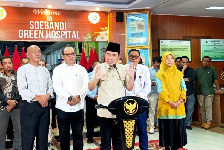 Bupati Jember menyampaikan program MPP Mini dalam acara Pro Gus'e di RSD dr Soebandi, Kamis (23/4/2026) malam. (Foto: Istimewa)