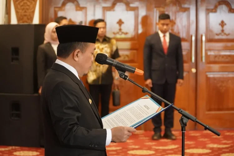 Sasar Modal Inti Rp3 Triliun, Gubernur Al Haris Lantik Sudirman Jadi Komisaris Utama Bank Jambi