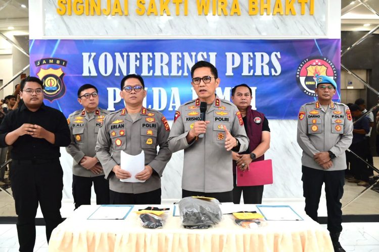 Sempat Bobol Jendela Ruang Penyidik, Pelarian Dramatis DPO Narkoba Alung 'Si Licin' Berakhir di Sel