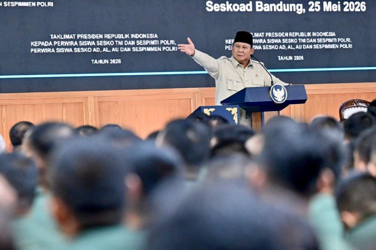 Presiden Prabowo Beri Taklimat ke 1.095 Perwira Siswa TNI-Polri di Seskoad Bandung/ FOTO: Mensesneg