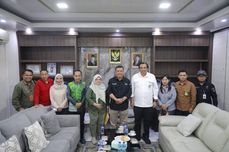 Terima Kunjungan Kementan, Wabup Tanjab Barat Usulkan Floor Price Kelapa dan Perbaikan Irigasi