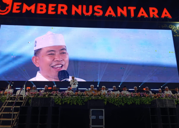Gus Fawait berpidato dalam acara Jember Bersholawat, Rabu (5/8/2026) malam. (Foto: Istimewa)