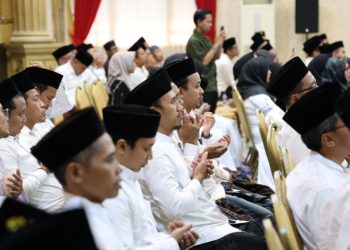 Pengukuhan pengurus MUI Jember Periode 2026-2031 di Pendopo Wahyawibawagraha, Minggu (23/8/2026). (Foto: Dok/Diskominfo Jember)