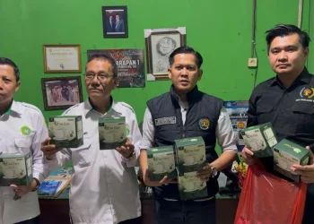 PWI Kota Jambi Bagikan 500 Masker ke SMA YPWI untuk Cegah Dampak Kabut Asap