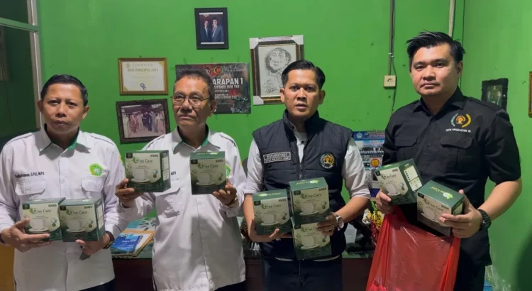 PWI Kota Jambi Bagikan 500 Masker ke SMA YPWI untuk Cegah Dampak Kabut Asap