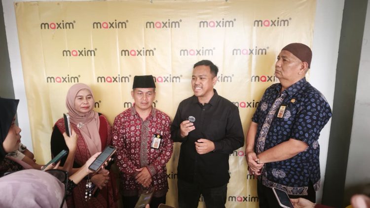 Dukung Pendidikan Generasi Muda, Maxim Indonesia Gelar Quiz English Brain Pertama di Jambi