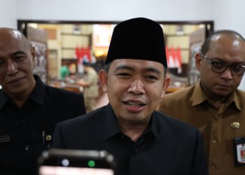 Bupati Jember, Gus Fawait, diwawancarai media. (Foto: Dok/Diskominfo Jember)