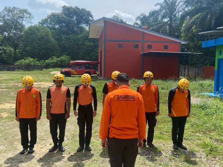 Tim SAR Gabungan Dikerahkan Cari Warga Lansia yang Terseret Arus Sungai Batang Asai